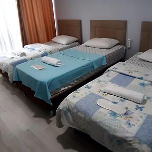 Üç Kişilik Oda